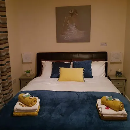 度假居 Cosy In Leeds Near Roundhay Park