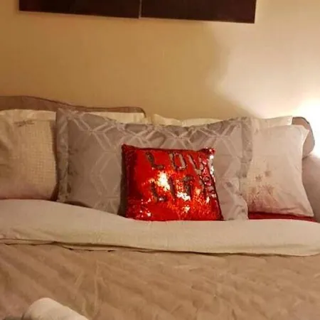 Cosy In Leeds Near Roundhay Park 度假居 *
